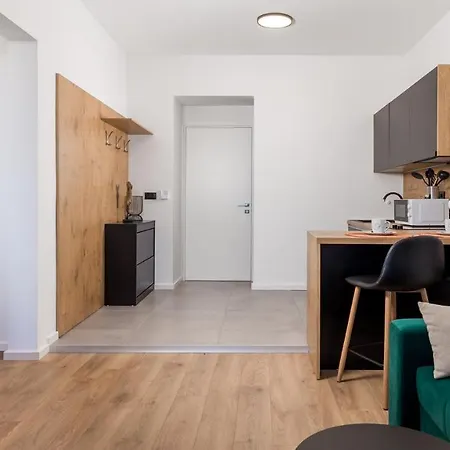Apartments Bristol Rijeka Exterior photo