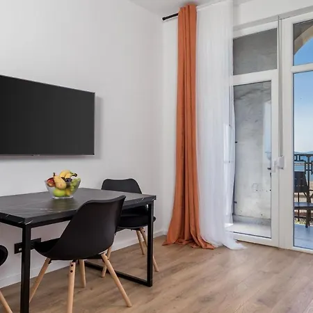 Apartments Bristol Rijeka Exterior photo