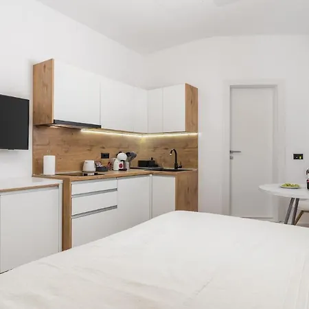 Apartments Bristol Rijeka Exterior photo
