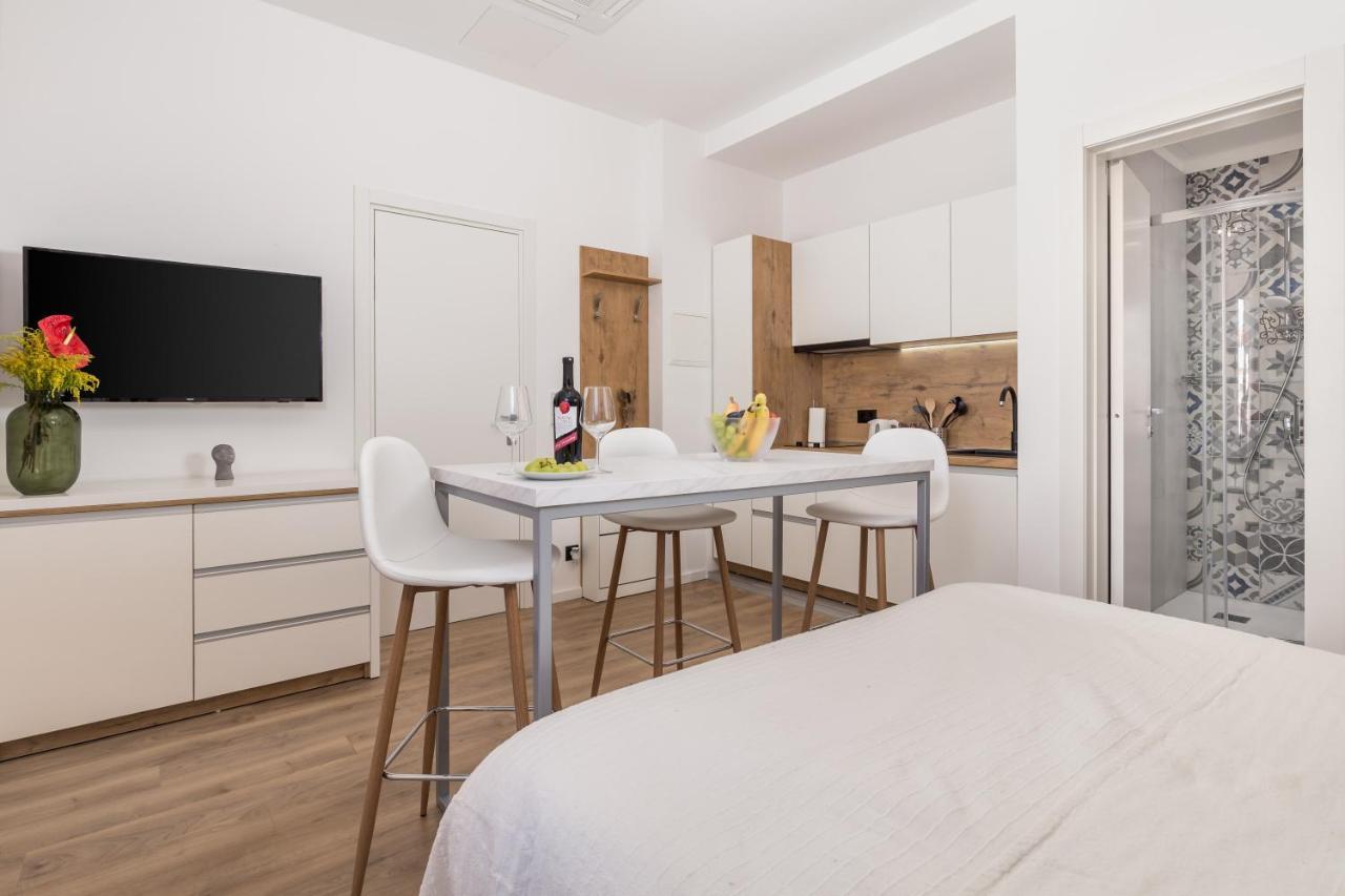 Bristol Apartment *
